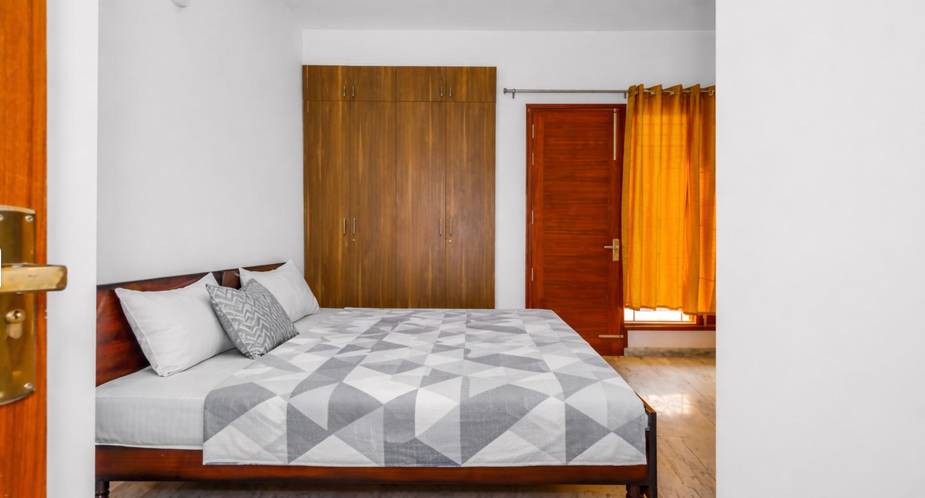 Home Stay sector 57 - 2