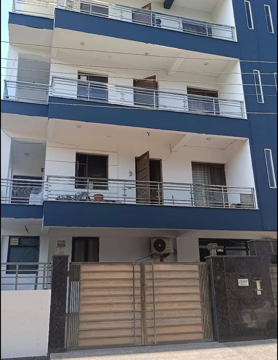 Home Stay sector 57 - 5