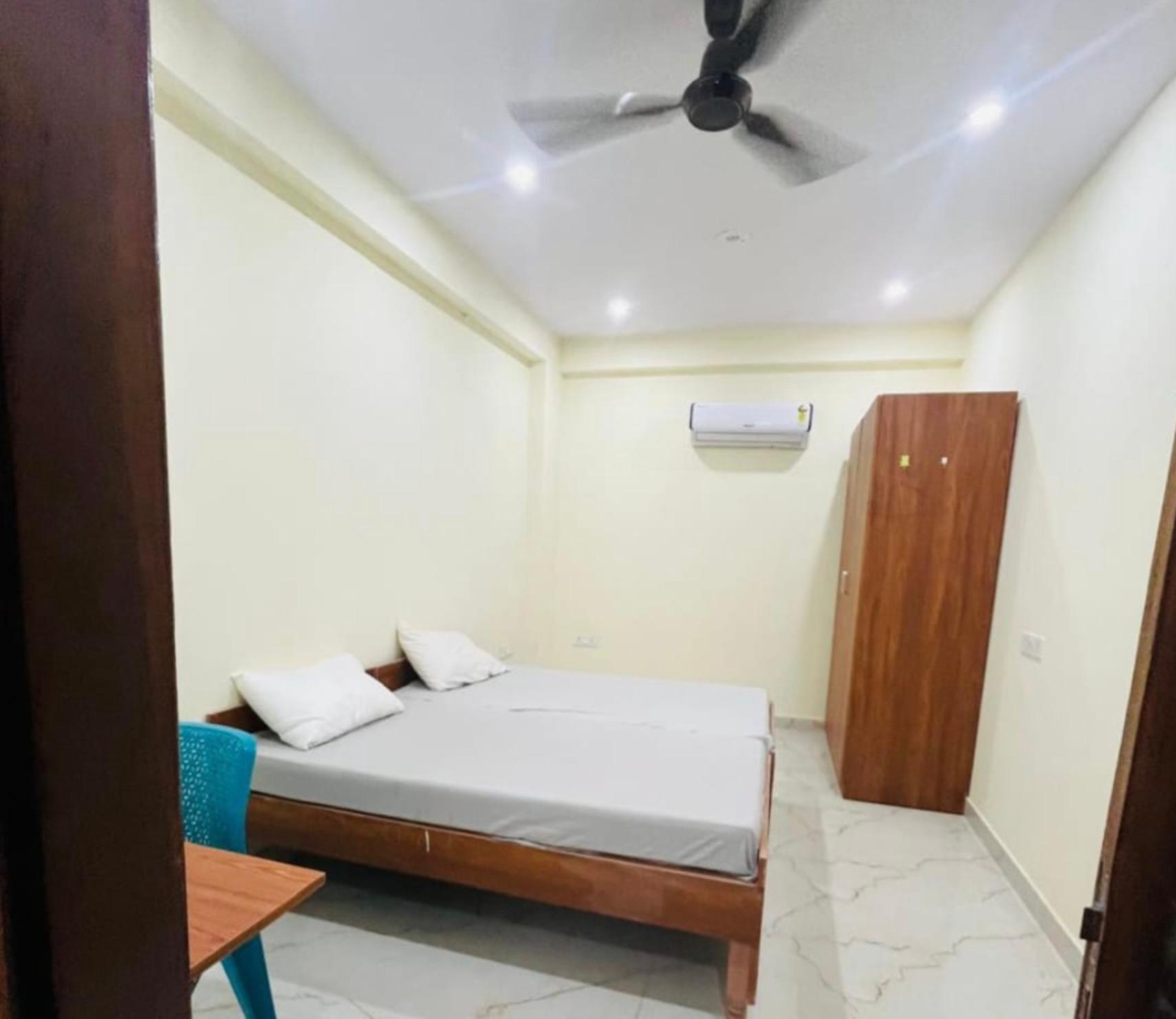 Amahi Suites Girls PG - Image 1